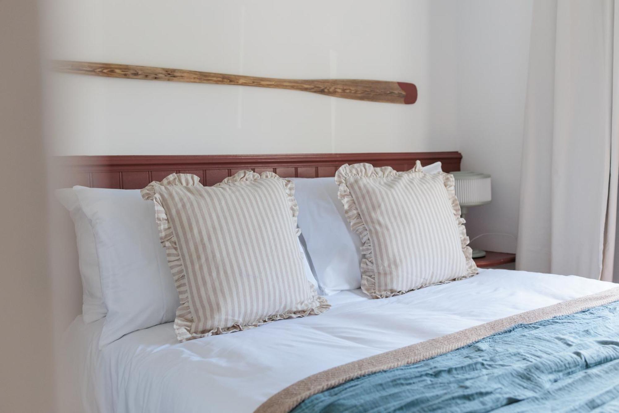 Вилла The Retreat, Waterfront & Log Burner Христчёрч Экстерьер фото