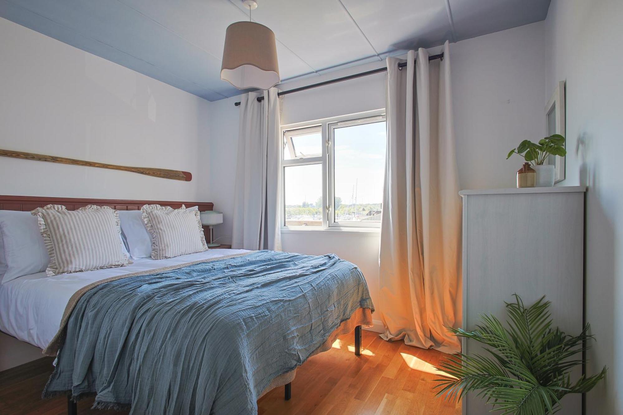 Вилла The Retreat, Waterfront & Log Burner Христчёрч Экстерьер фото